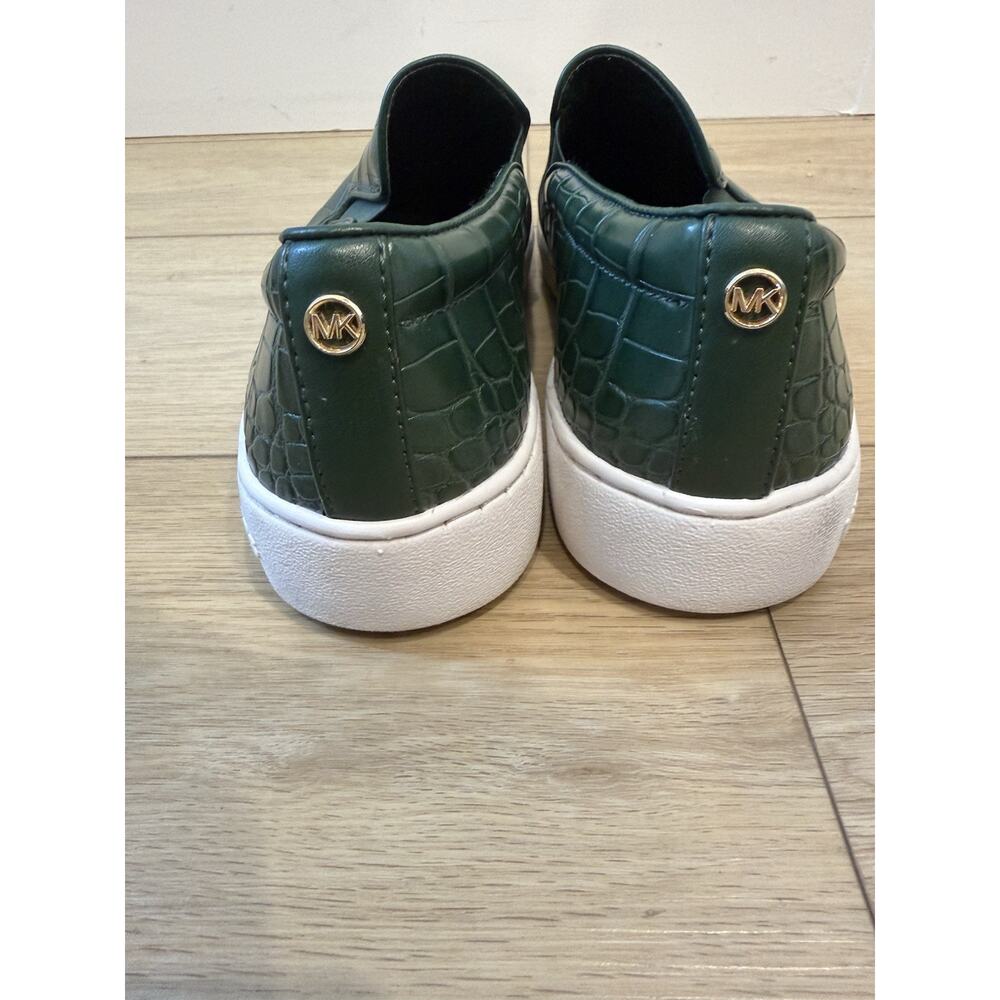 Michael Kors Women’s Green Croc Embossed Slip-On Low Top Sneakers White Sole 9M - Picture 3 of 5